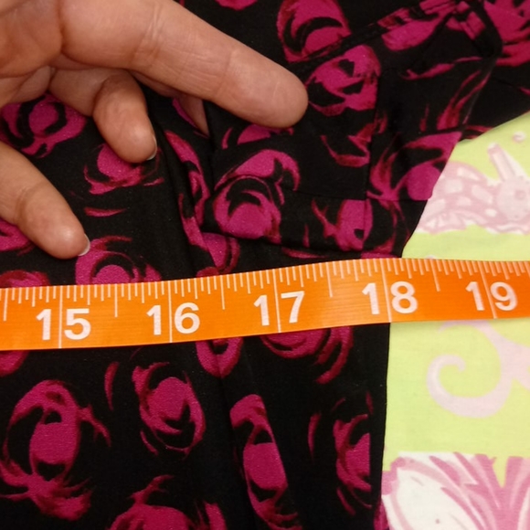 NWT DKNY silk floral dress with self belt - Picture 6 of 7